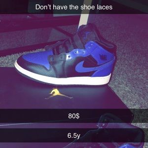 $80 obo, don’t have the shoe laces,wore twice, willing to negotiate the price